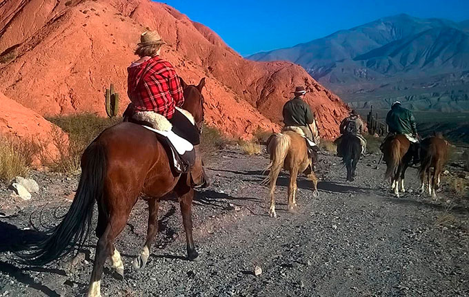 Travel on horseback in the Quebrada de Humahuaca