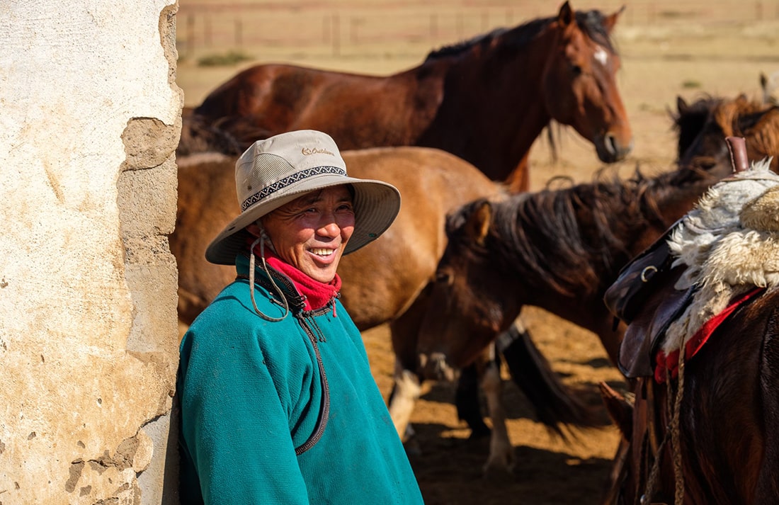 Femme moghole avec chevaux