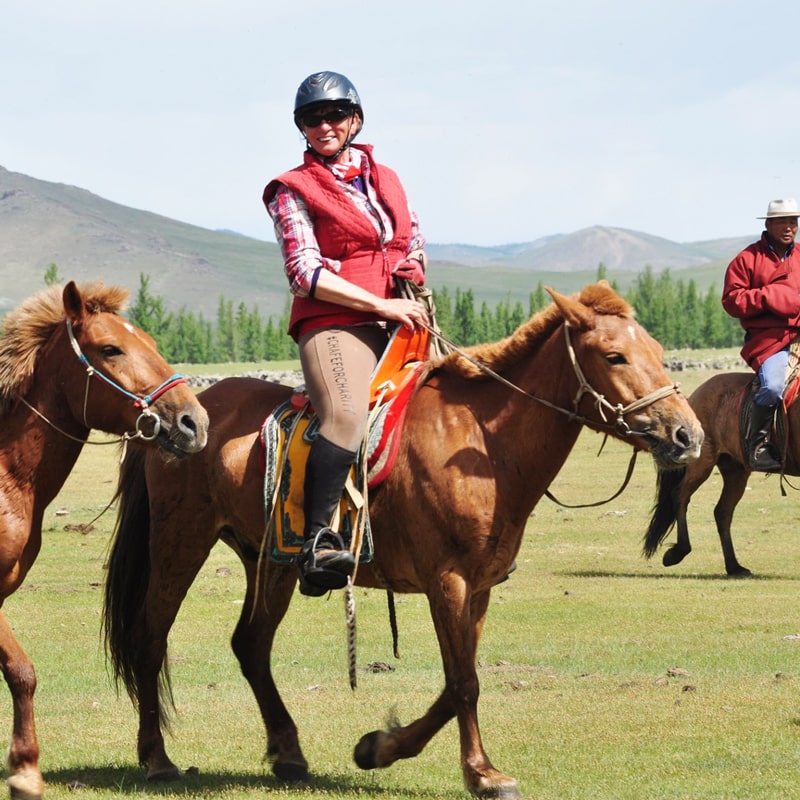 Julie Veloo on horseback