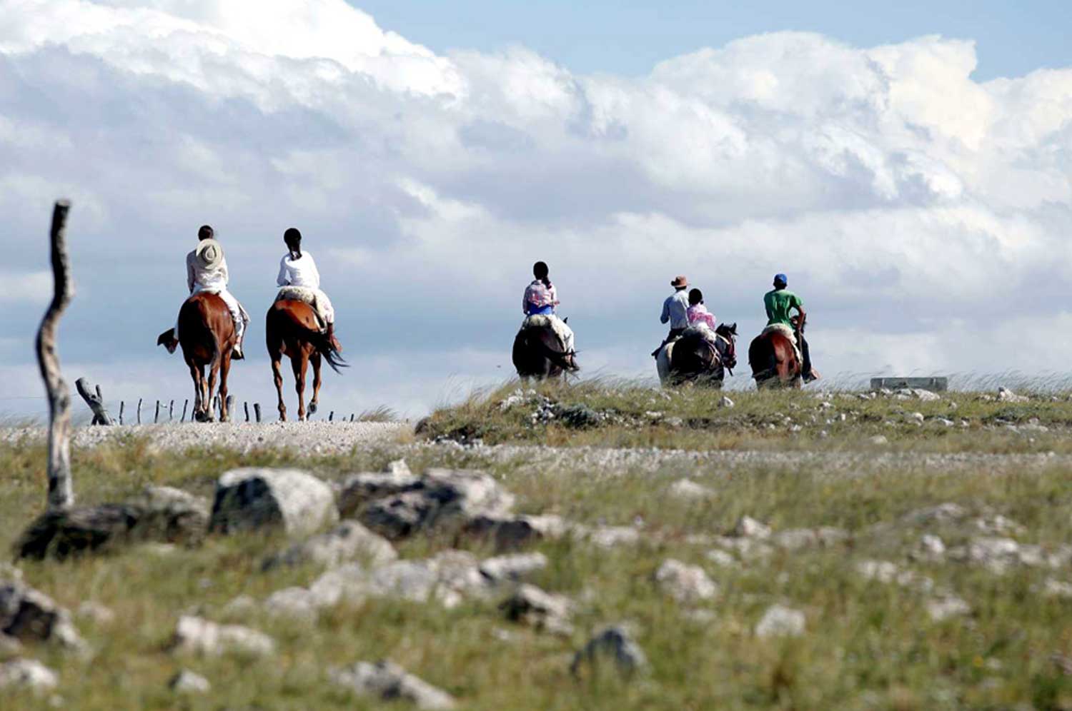 Horse riding in the Calchaqui Valleys