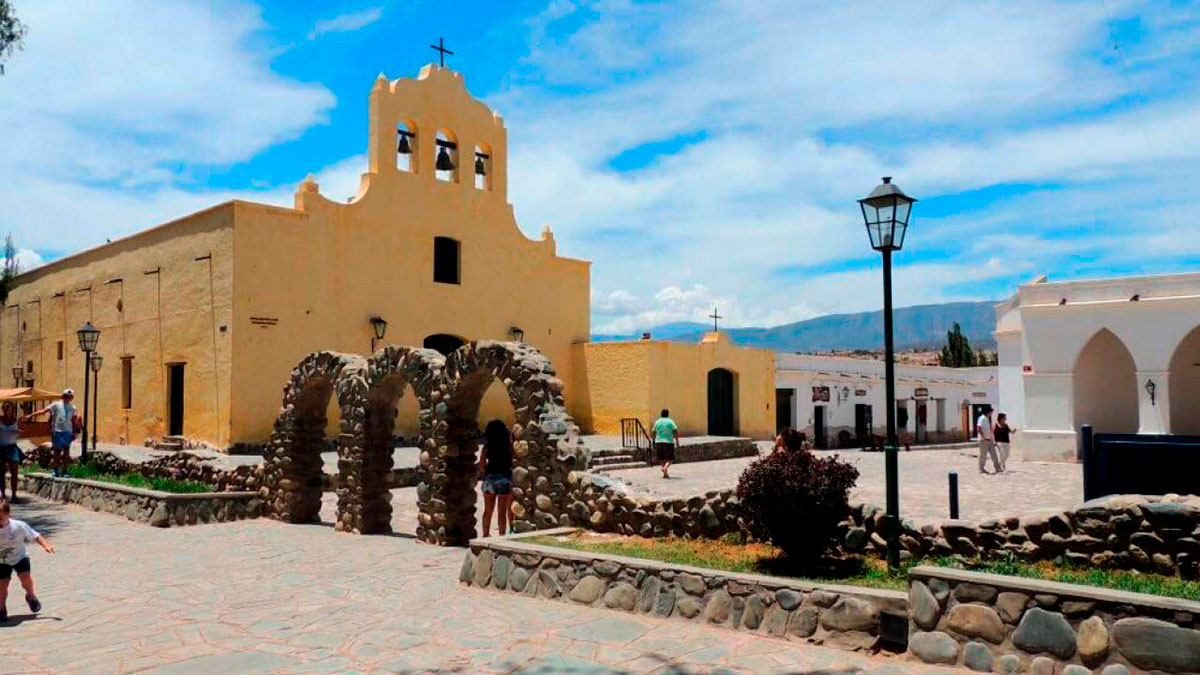 Plaza de Cachi - Argentina