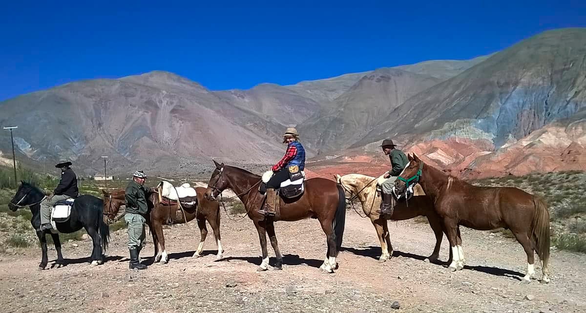 Cabalgar en la Quebrada de Humahuaca, Provincia de Jujuy - Argentina