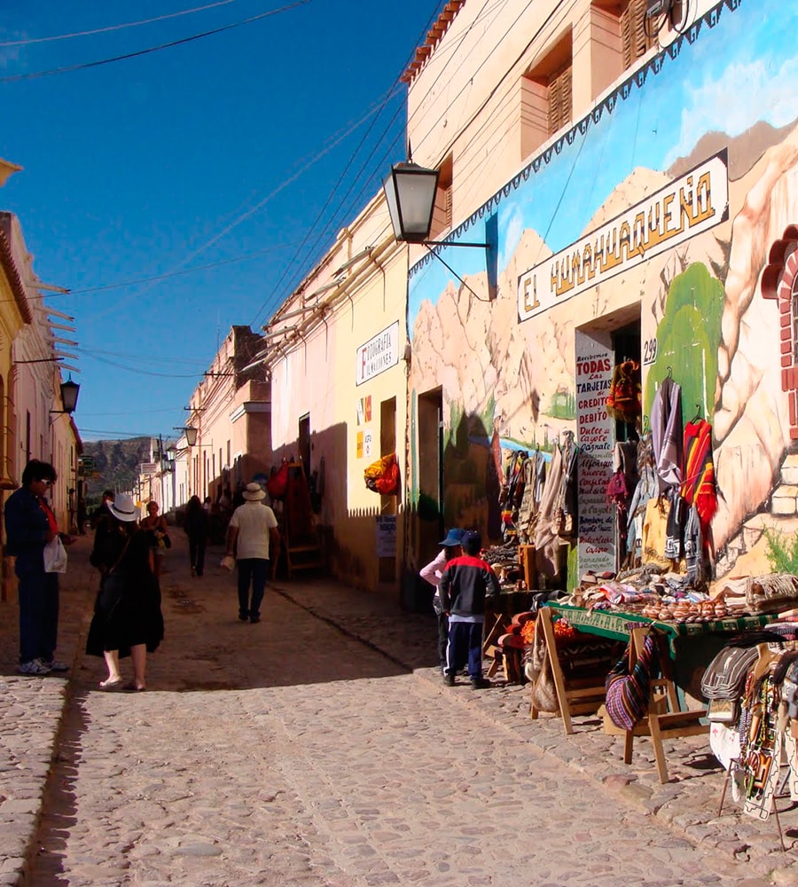 Vue d'une rue à Humahuaca