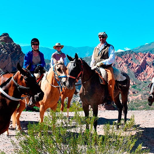 From the Lerma Valley to the Calchaquí Valleys on horseback