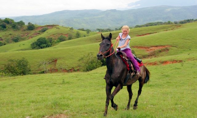 Fille à cheval