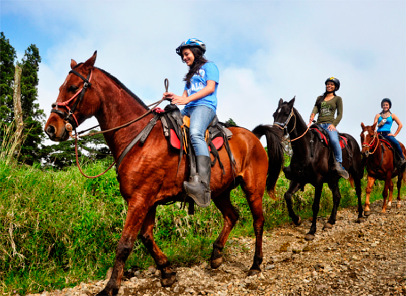 Girls on equestrian route in Costa Rica