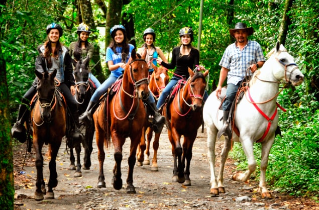 Horse riding in Monteverde