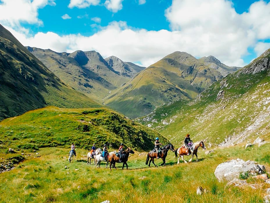The Highlands of Scotland on horseback | Ampascachi