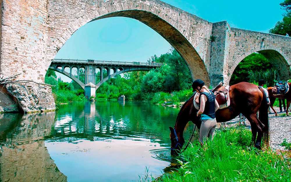 Reitroute durch Besalú