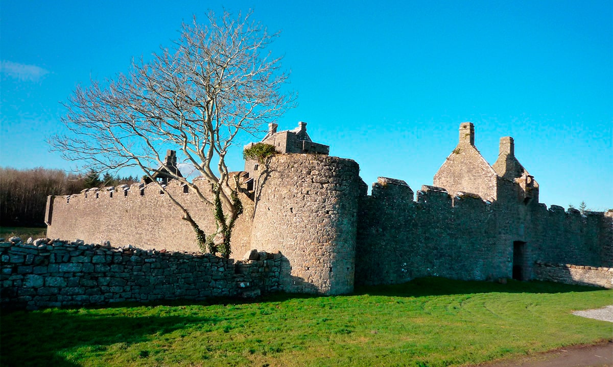 Pallas Castle in ireland