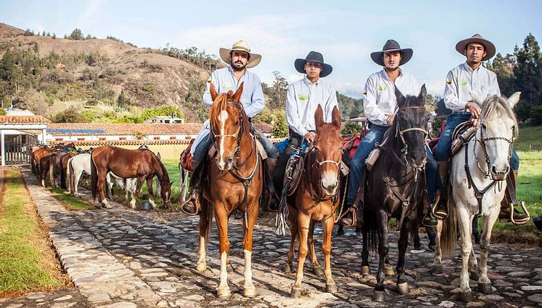 Grupo de jinetes