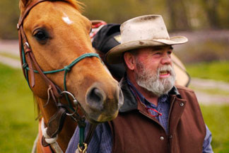 Zack Wirth avec son cheval au Rocking Z Ranch