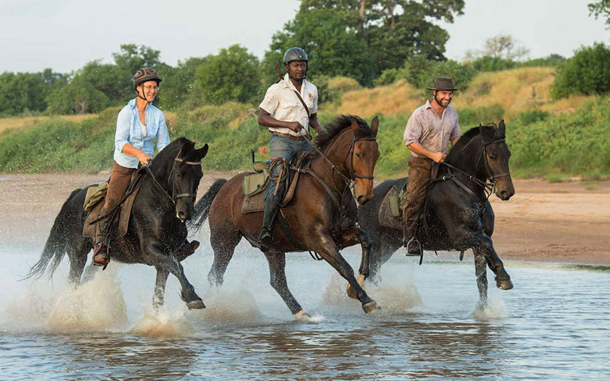 Équitation sur la rivière