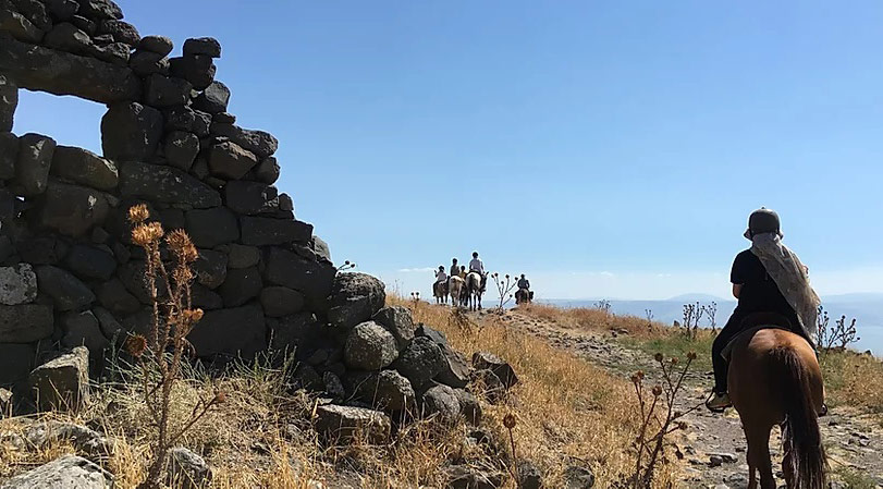 Traversez les ruines du plateau du Golan