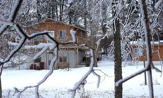Cabaña de campo en invierno
