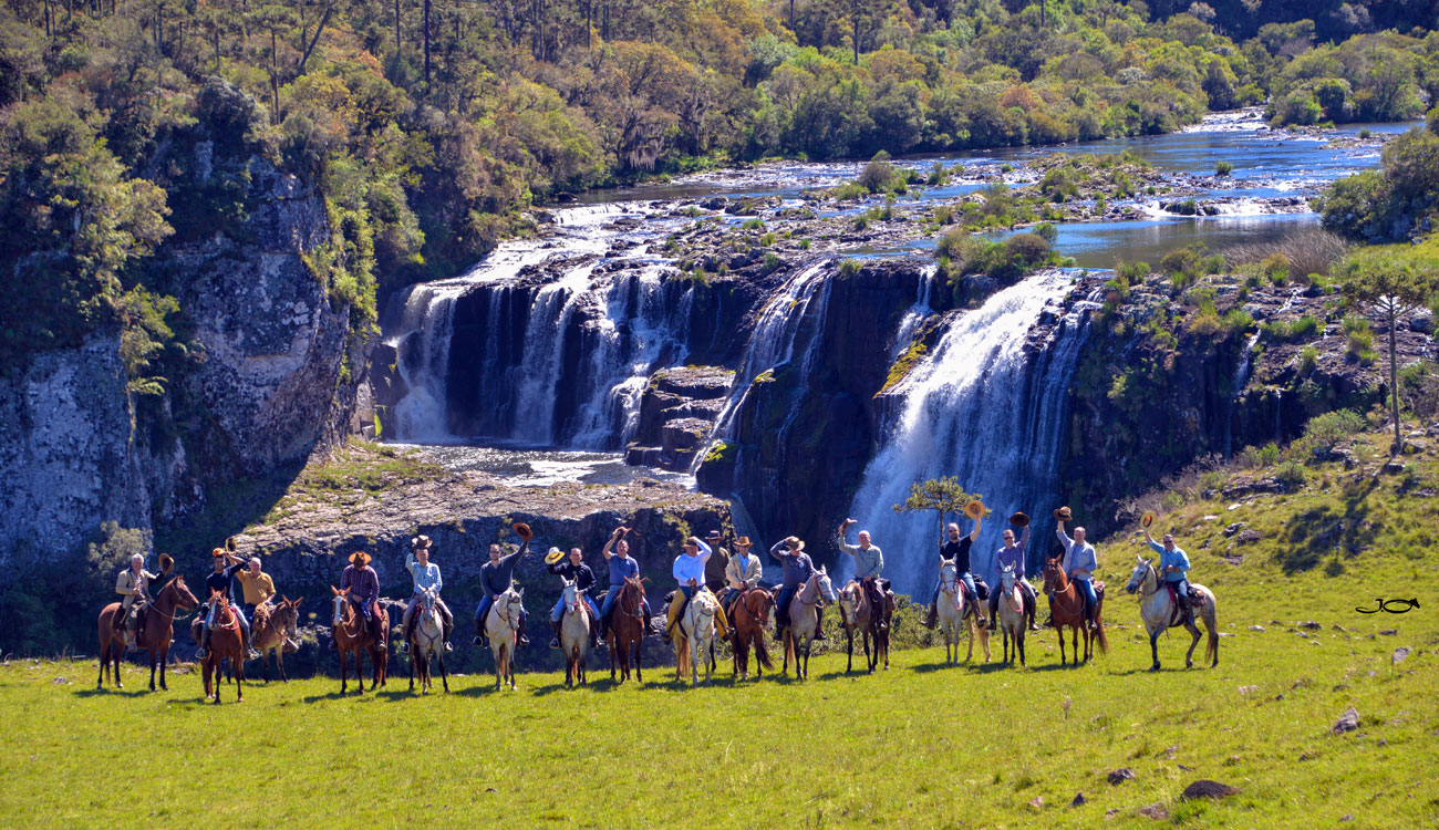 Randonnée dans des cayons et des cascades